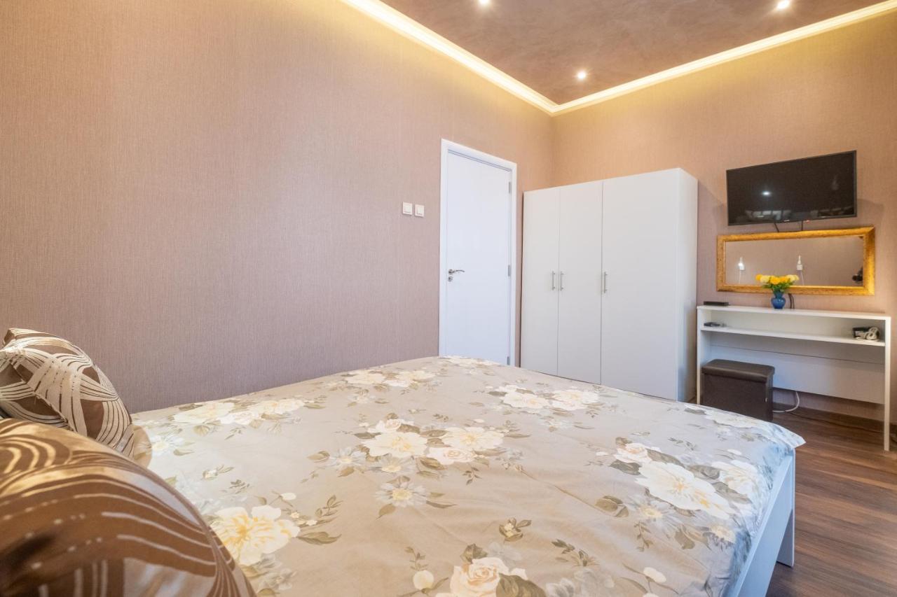 Feel Sofia - One Bedroom Apartment Next To Russian Square Екстер'єр фото
